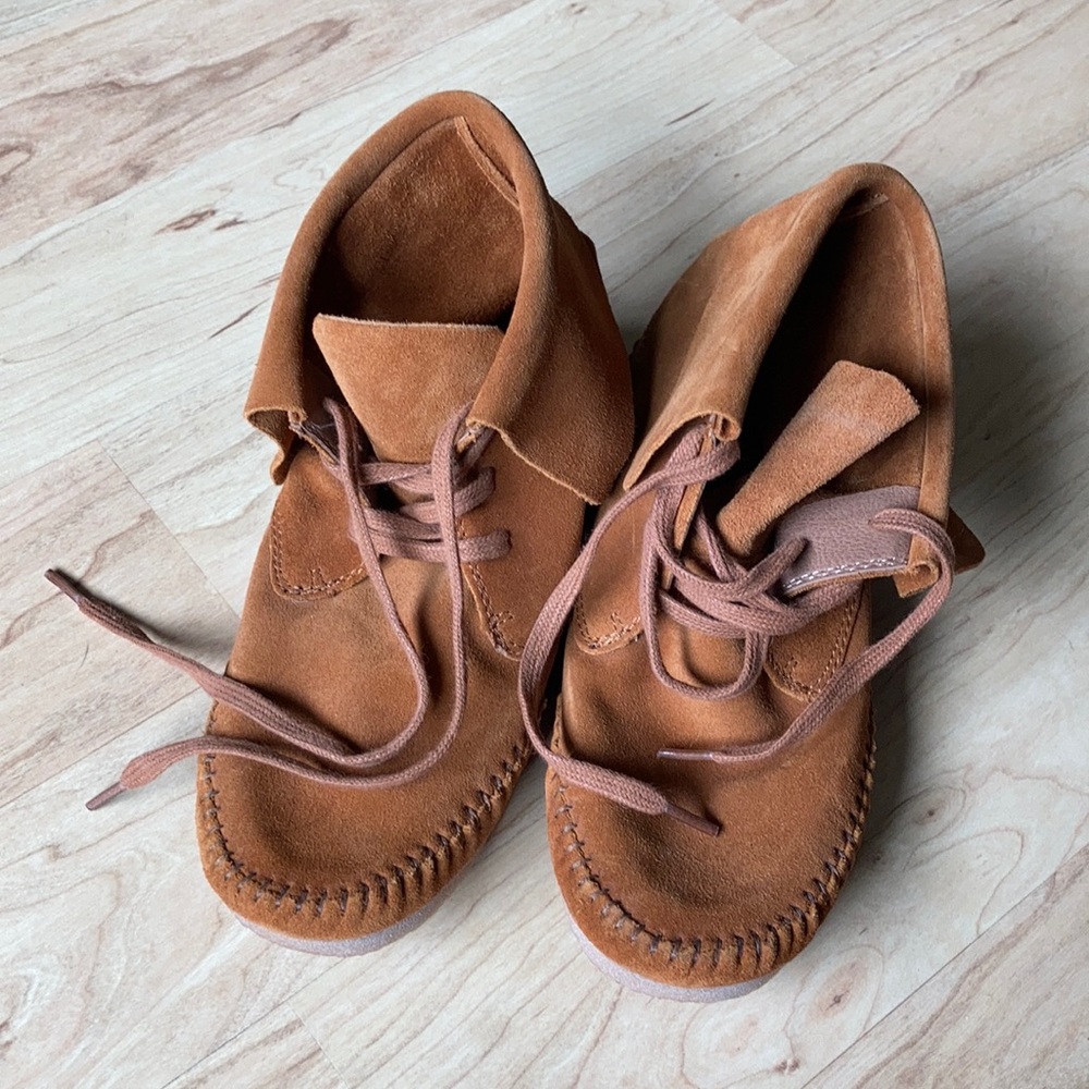 NWOT. Lucky Brand suede moccasins. Size 6 / 36.